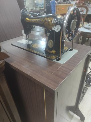 Máquina de coser Singer antigua