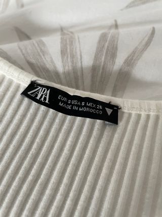 Camiseta Zara con flecos y abalorios