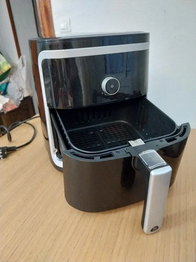 Freidora Aire Mandine para reparar/piezas. LEER