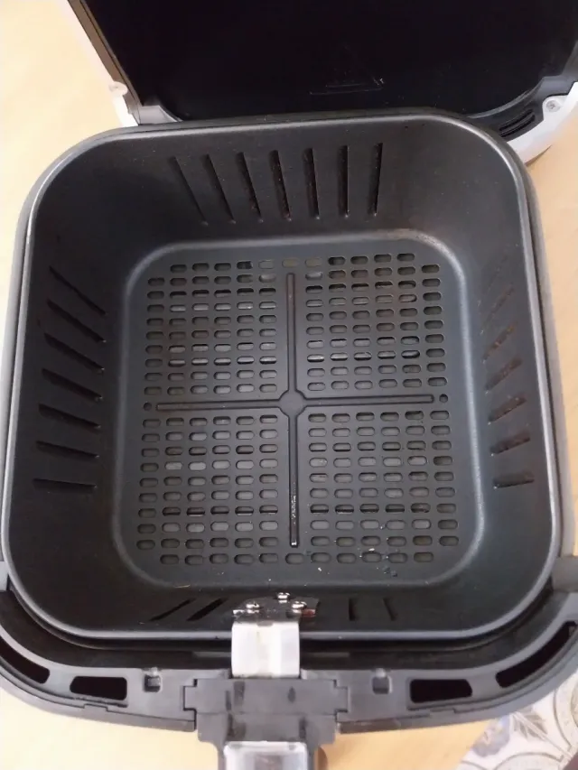 Freidora Aire Mandine para reparar/piezas. LEER