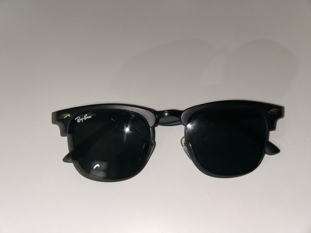Occhiali da sole Ray-Ban Clubmaster neri