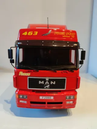 Camión MAN escala 1/18