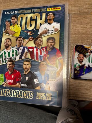Colección Cromos Panini Megacracks 2025/26