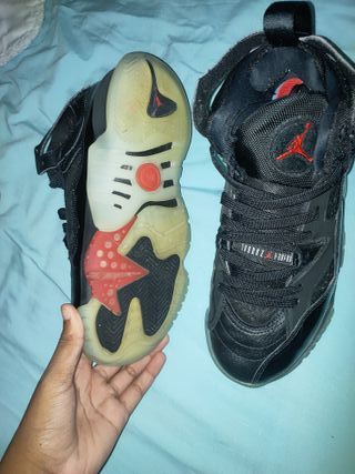 Jordan Negras y Rojas