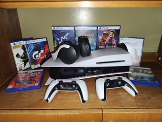 Consola PlayStation 5 + 8 Juegos