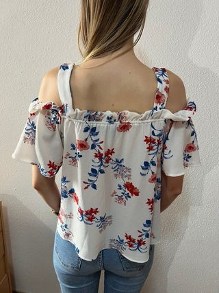 Blusa blanca de flores S/36 mujer
