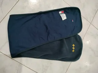 Bufanda Tommy Hilfiger niño azul y oro