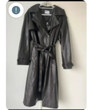 Gabardina efecto piel sintética marrón M