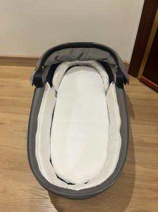Silla y capazo Cybex Mios 
