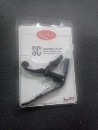 Capo Kyser SC Short-Cut para guitarra