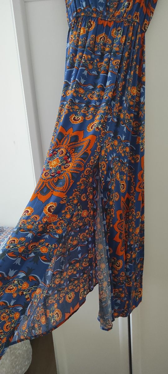 Vestido largo estampado azul y naranja