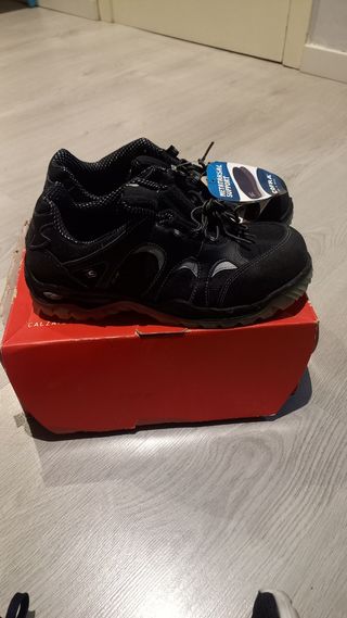 Zapatos de seguridad Cofra negros