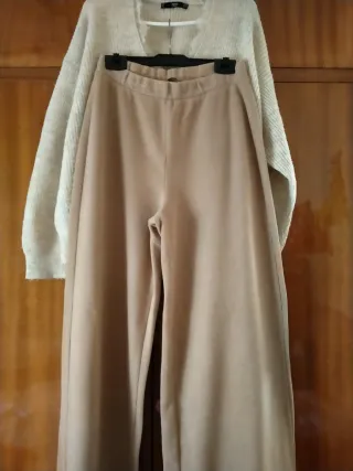Conjunto jersey y pantalón beige
