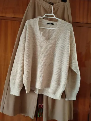 Conjunto jersey y pantalón beige