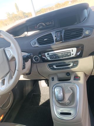 Renault Grand Scenic 2013