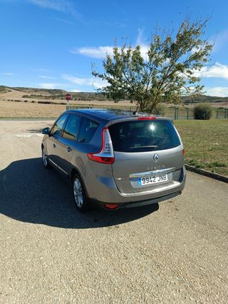 Renault Grand Scenic 2013