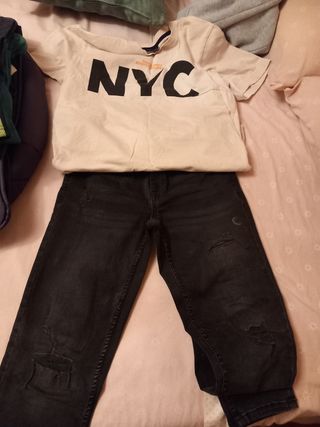 Camiseta NYC y Pantalón Vaquero Negro