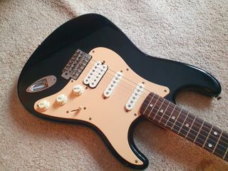 Squier Fender Affinity Strat Series HSS Guitarra!!