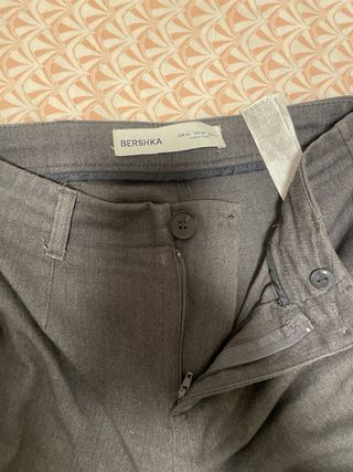 Pantalón talle alto gris Bershka