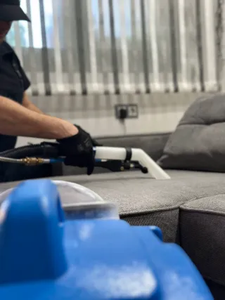 Limpieza de sofa a seco (a domicilio)