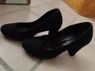 Décolleté camoscio nero tacco largo