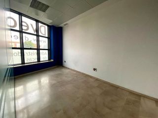 Oficina en venta en Arco Norte - Avda. España en Dos Hermanas