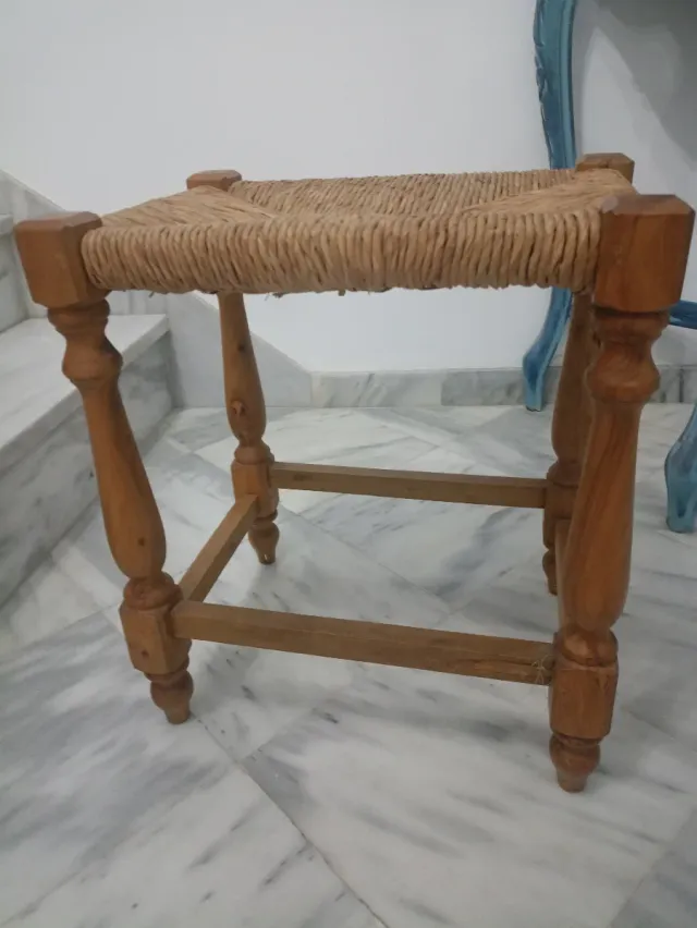 Lote de 2 Taburetes  de madera y yute