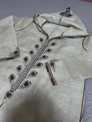jalaba marroquí Beige y Dorada con Bordados