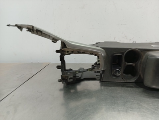APOYABRAZOS CENTRAL FORD FOCUS BERLINA (CEW) T1DA