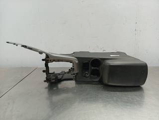 APOYABRAZOS CENTRAL FORD FOCUS BERLINA (CEW) T1DA