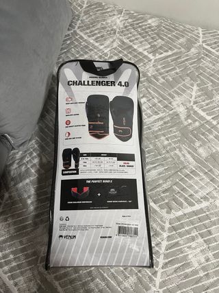 Guantes de Boxeo Negros con Estuche , marca venum