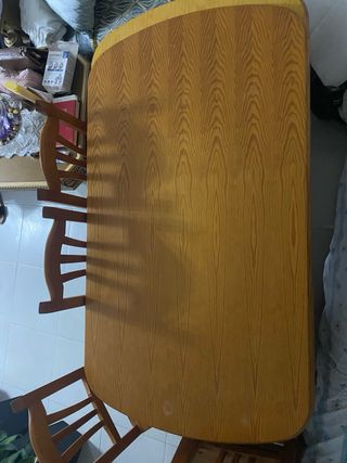 Mesa de roble con 6 sillas