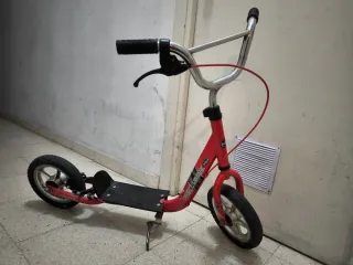 Patinete infantil rojo