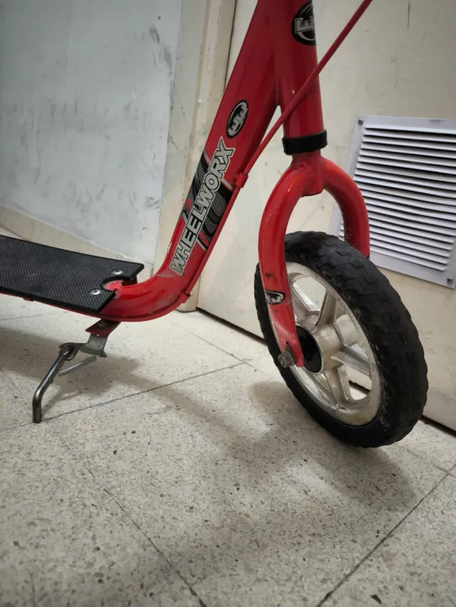 Patinete infantil rojo