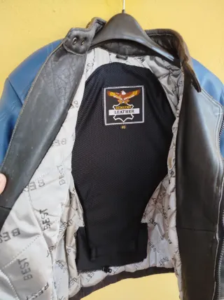 Chaqueta de cuero de moto
