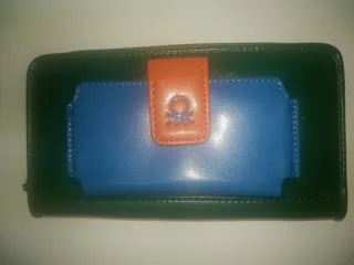 Cartera Benetton Verde Nueva Con Etiqueta solo 12€