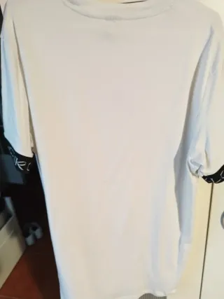 Camiseta blanca manga corta con estampado