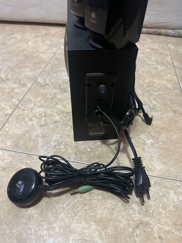 Altavoces Logitech Negros