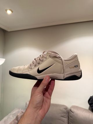 Nike Total 90 Beige/Negro