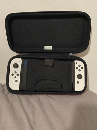 Nintendo Switch OLED White — Come nuovo e cover 