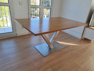 Mesa de comedor de fabricación artesanal
