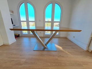 Mesa de comedor de fabricación artesanal