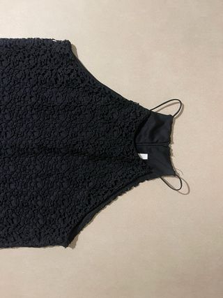 Vestido negro de encaje