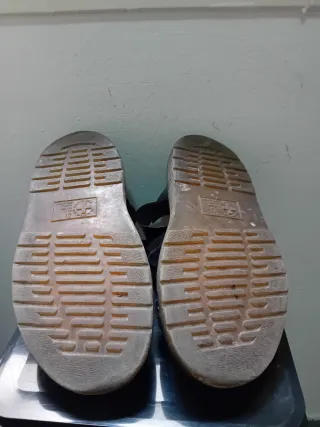 Sandalias Dr. Martens 37 Negras Charol