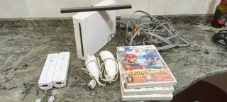 Consola Wii Blanca + 4 Juegos