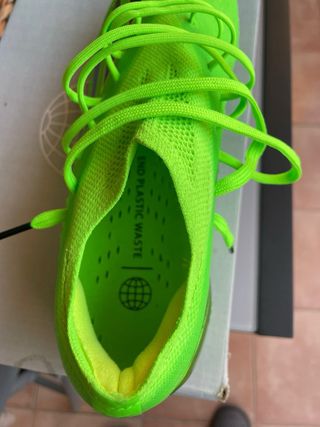 Botas de fútbol gama alta verdes