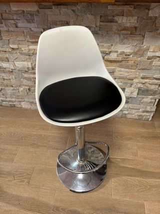 Taburete giratorio blanco y negro. 4 unidades