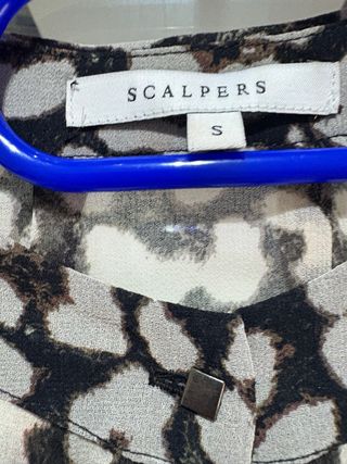 Blusa Scalpers estampada nueva