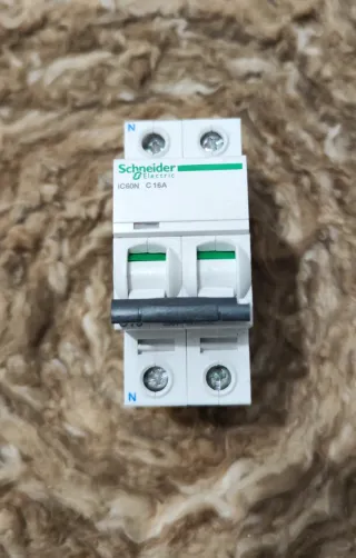 Schneider IC60N C16A Interruptor Automático