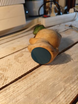 Antiguo muñeco gatito con paraguas
